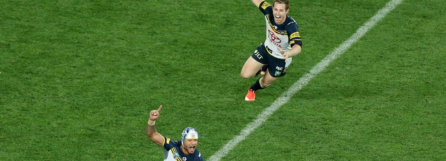 Morgan and Thurston crowd as the Hisense Perfect Pair