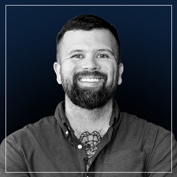 ELLIOTT LOVEJOY - EVENT HOST