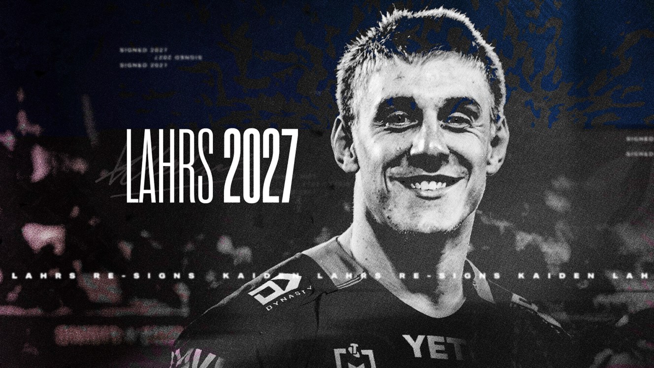 Cowboys re-sign Lahrs